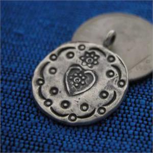 wholesale silver heart disk charm
