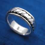 silver spinning ring